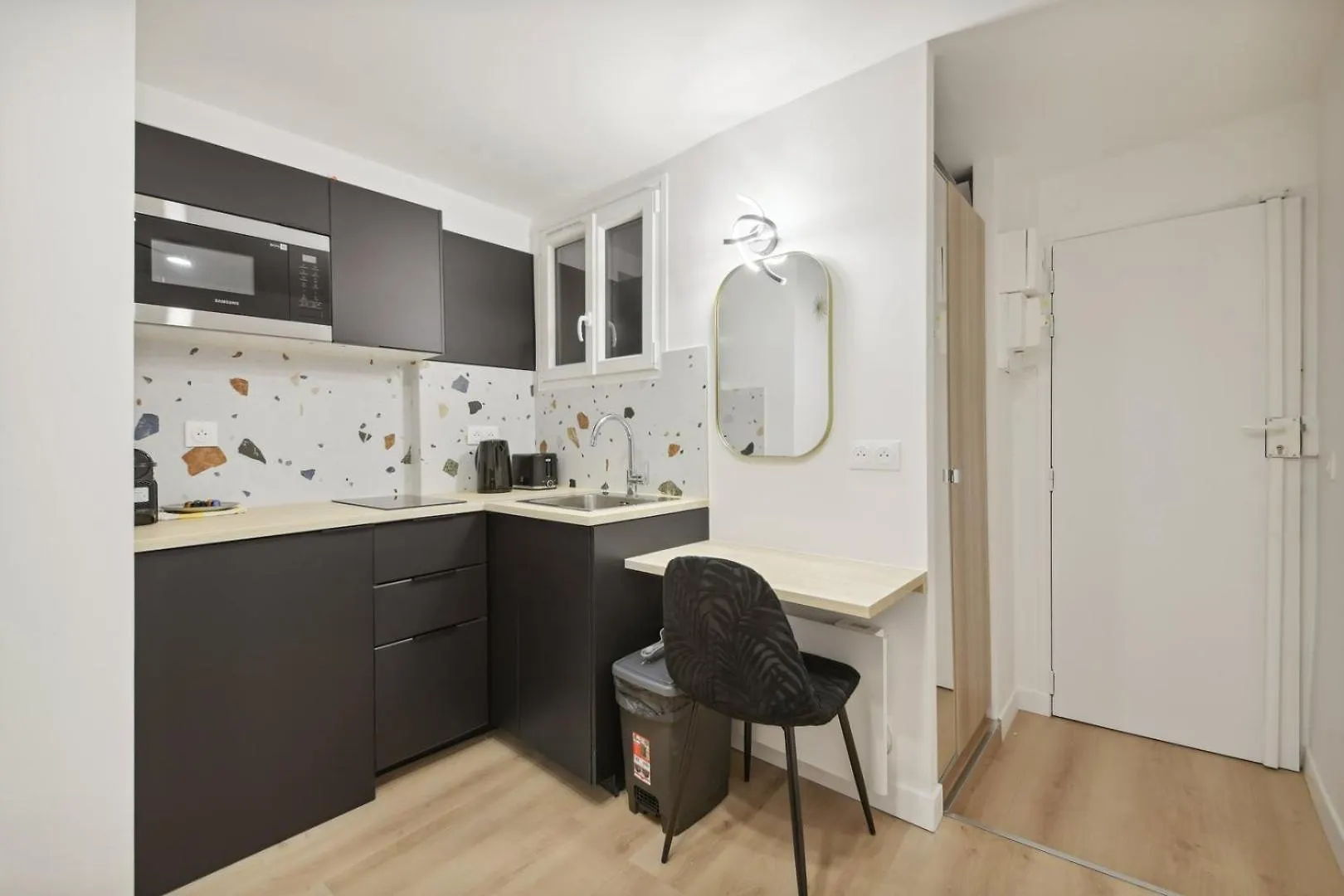 342 Suite Elena - Stunning Parisian Apartment 0*, Paris France
